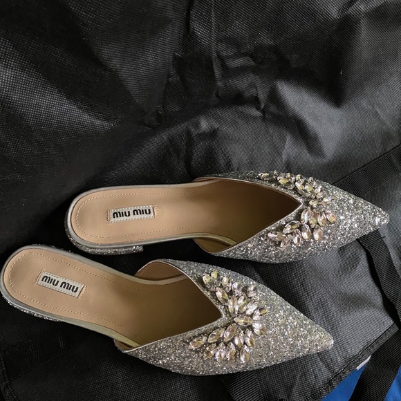 Dazzling Cinderella slippers. Miu Miu is the brand than never disappoints - Picture 5 of 10